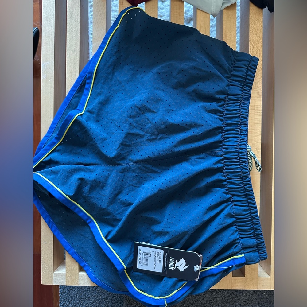 Rabbit Running Repeats Short 2.5, Size Small NWT